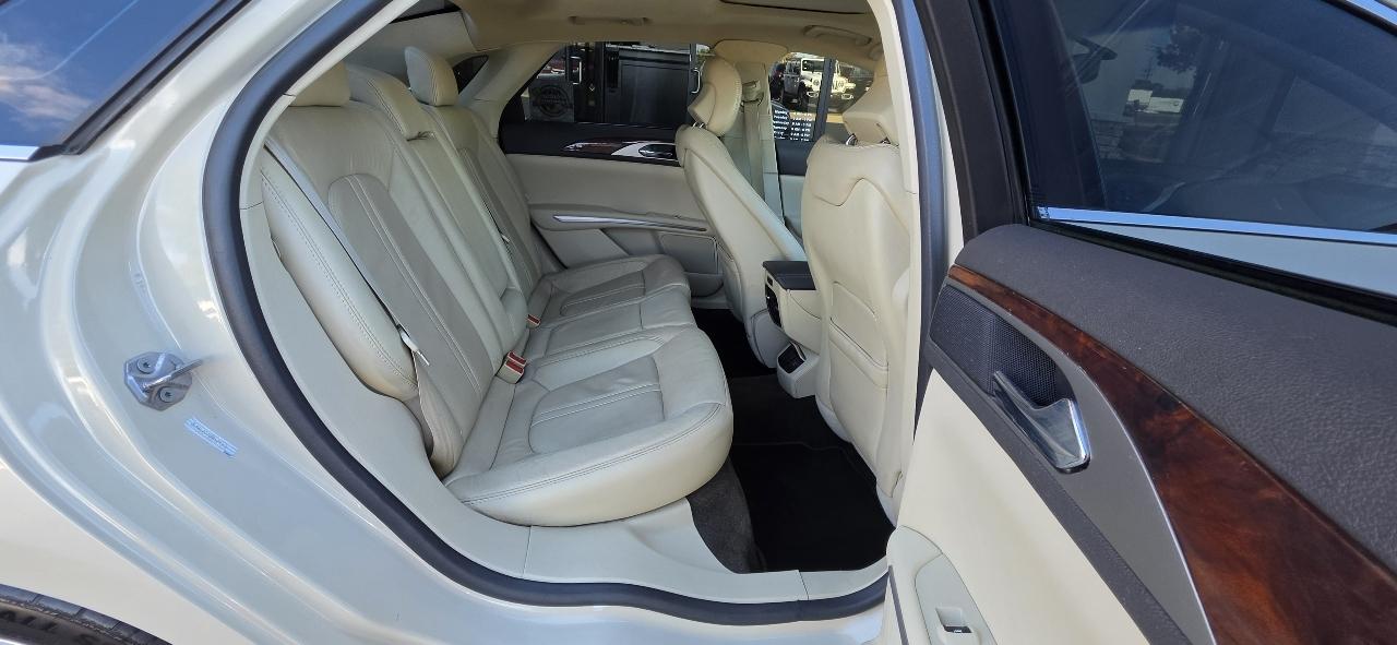 Lincoln MKZ 4dr Sdn FWD 2015