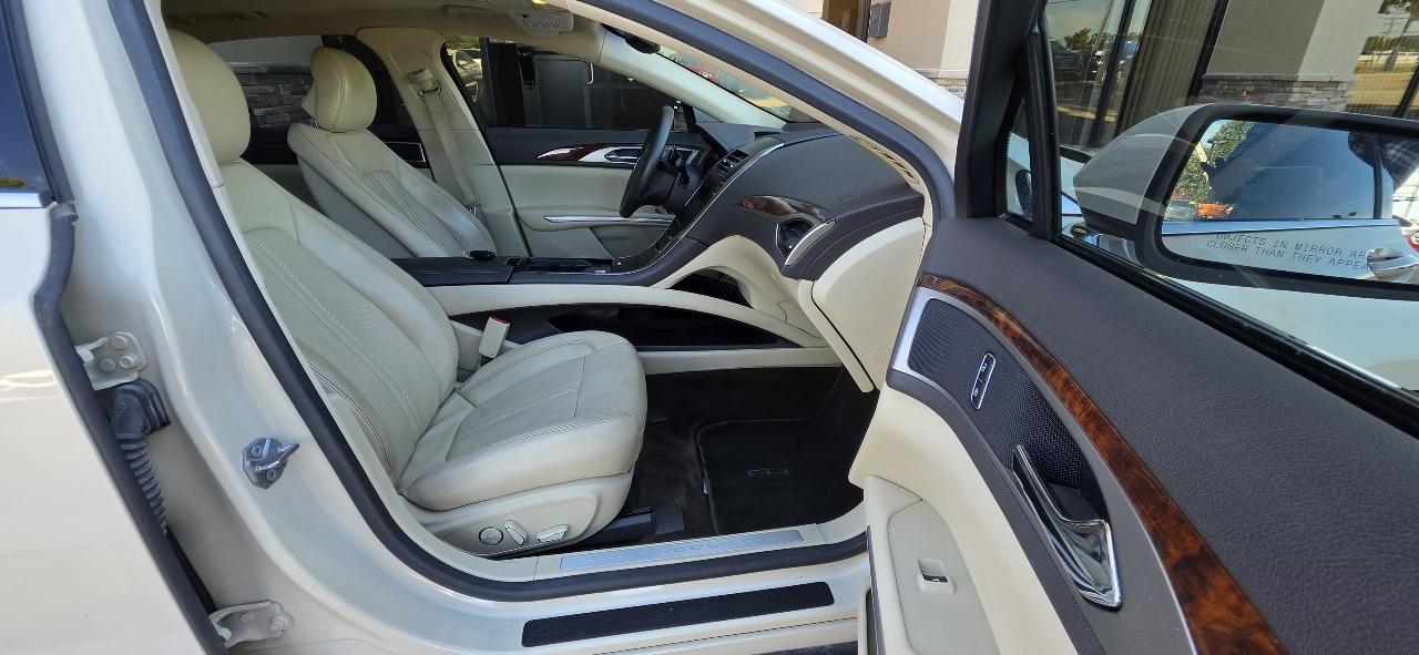 Lincoln MKZ 4dr Sdn FWD 2015