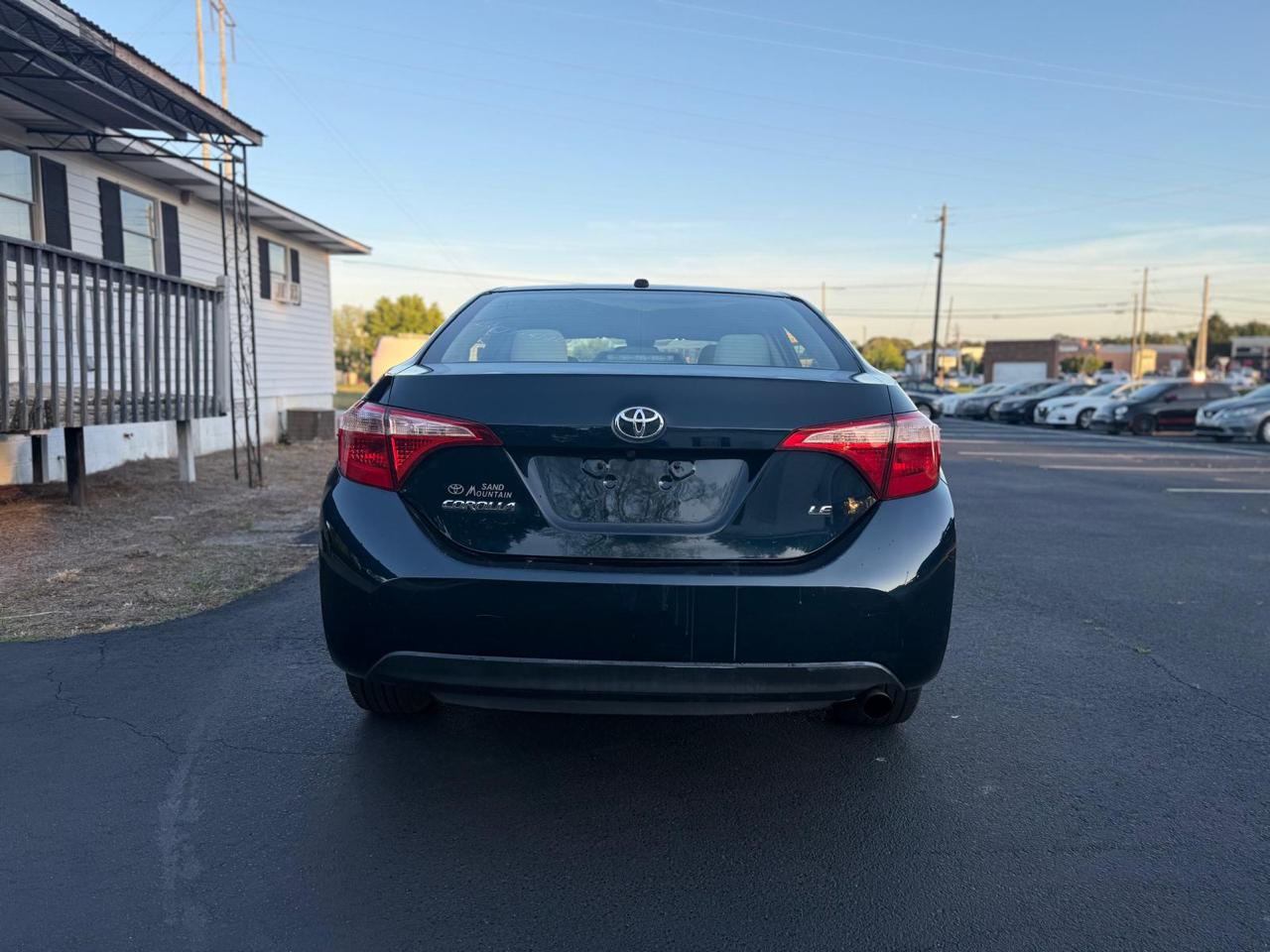 Toyota Corolla 4dr Sdn Auto LE (Natl) 2017
