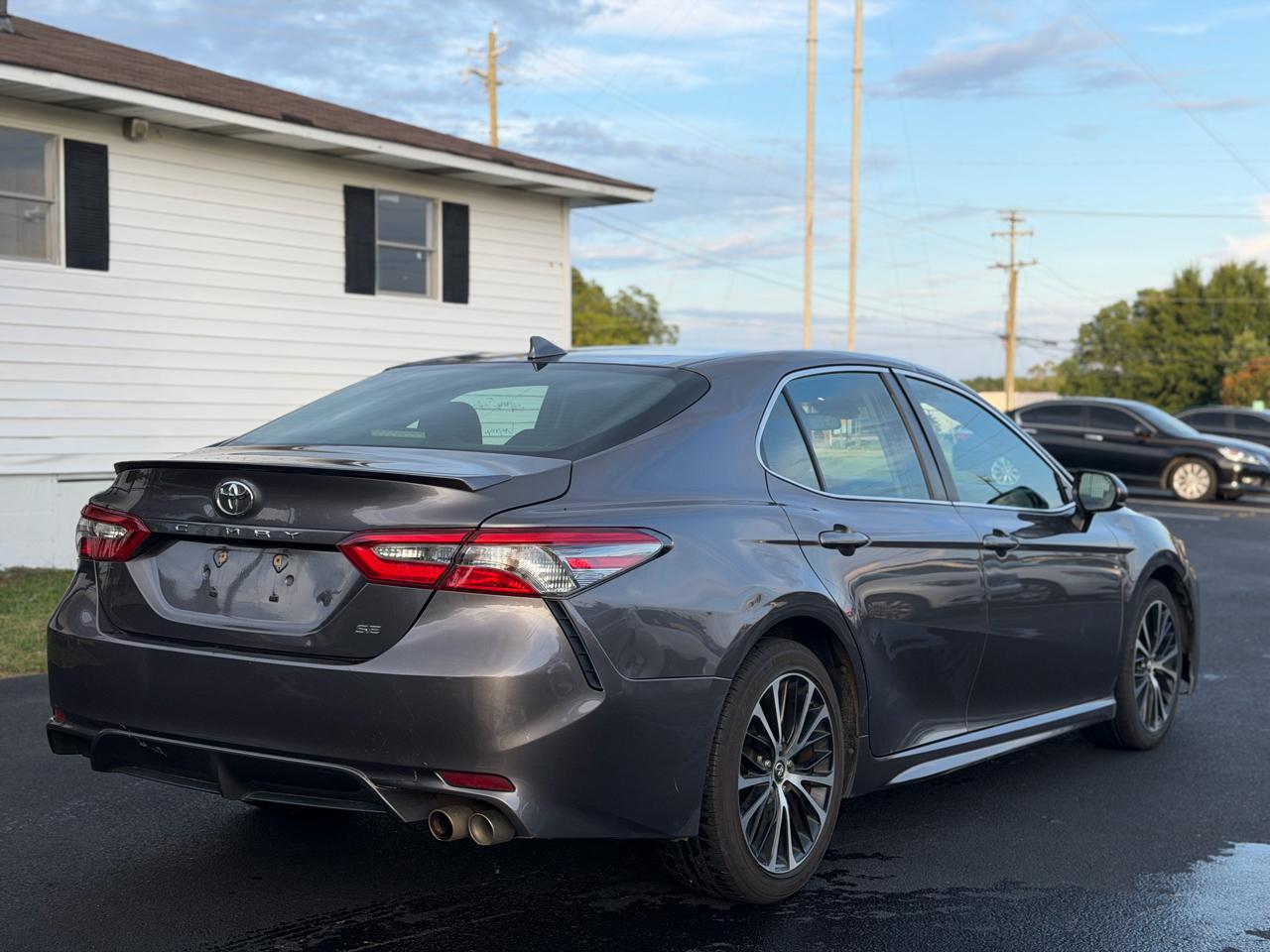 Toyota Camry 4dr Sdn I4 Auto SE w/Special Edition Pkg (Natl) 2019