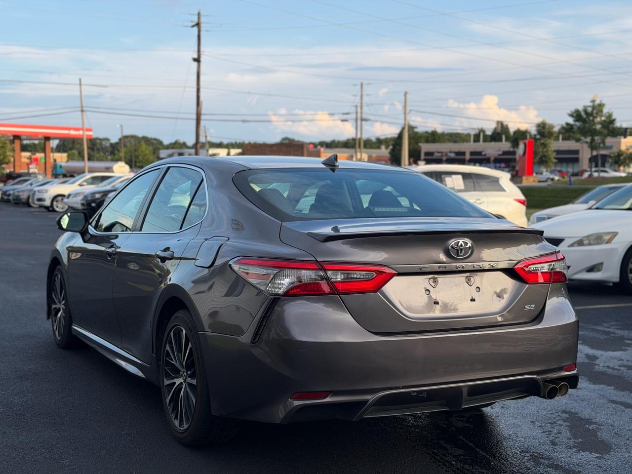 Toyota Camry 4dr Sdn I4 Auto SE w/Special Edition Pkg (Natl) 2019