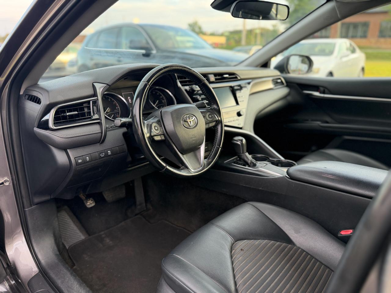 Toyota Camry 4dr Sdn I4 Auto SE w/Special Edition Pkg (Natl) 2019
