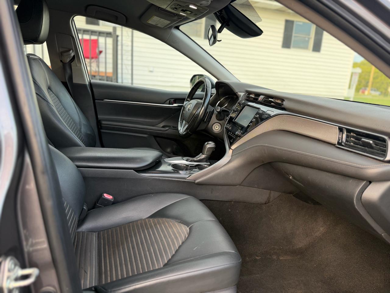 Toyota Camry 4dr Sdn I4 Auto SE w/Special Edition Pkg (Natl) 2019