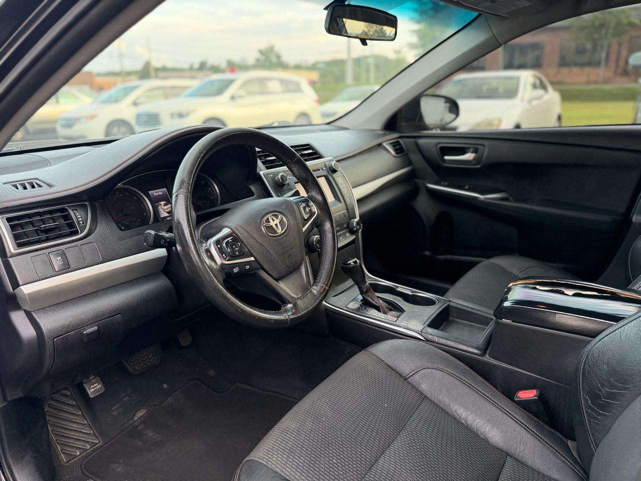 Toyota Camry SE 2017