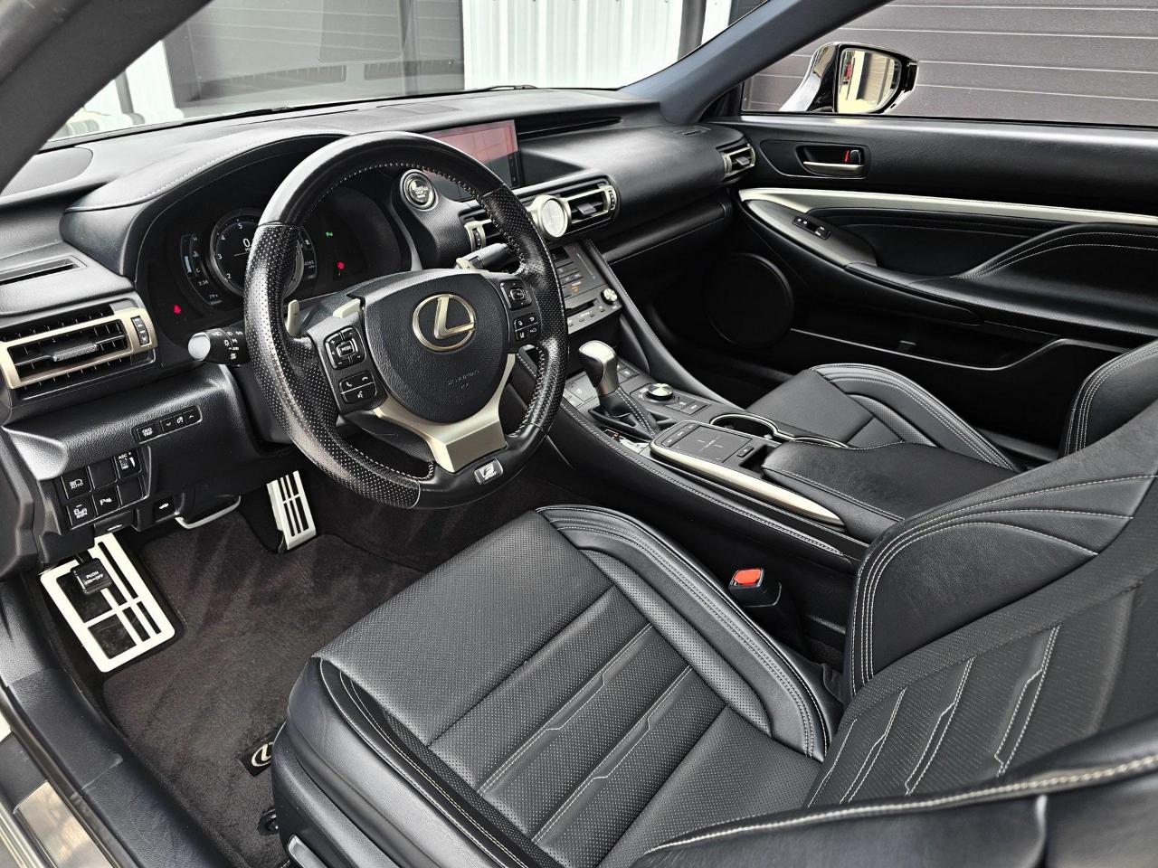 Lexus RC 200t Base 2019