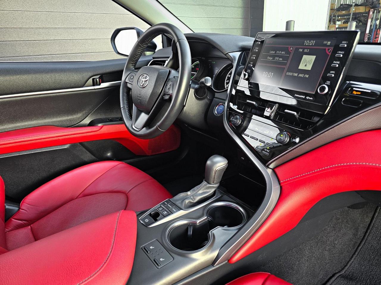 Toyota Camry Hybrid XSE 2024