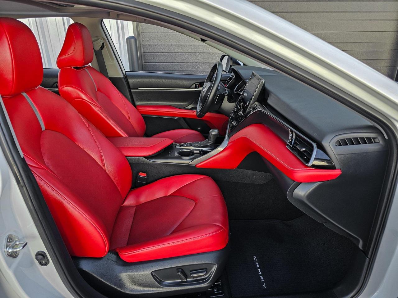 Toyota Camry Hybrid XSE 2024