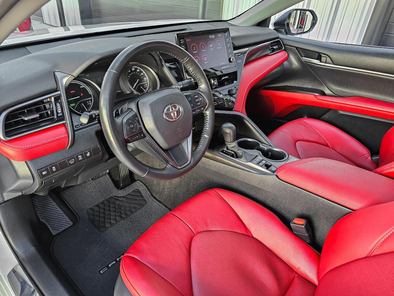 Toyota Camry Hybrid XSE 2024