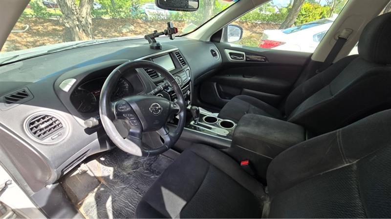 Nissan Pathfinder SV 2WD 2015
