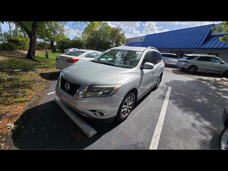 2015 Nissan Pathfinder SV 2WD