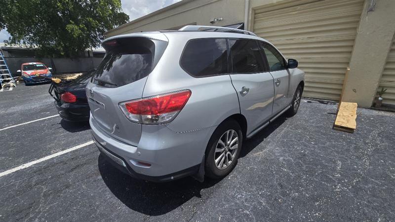 2015 Nissan Pathfinder SV - Photo 12