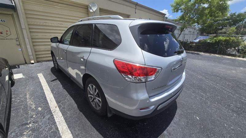 2015 Nissan Pathfinder SV - Photo 13