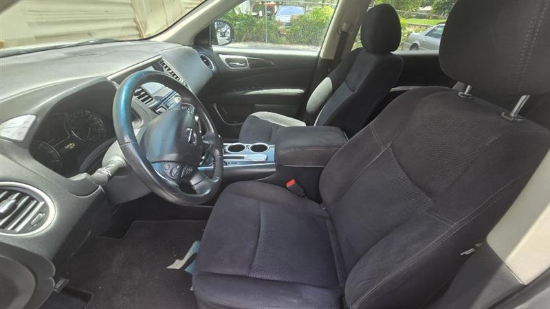 Nissan Pathfinder SV 2WD 2015
