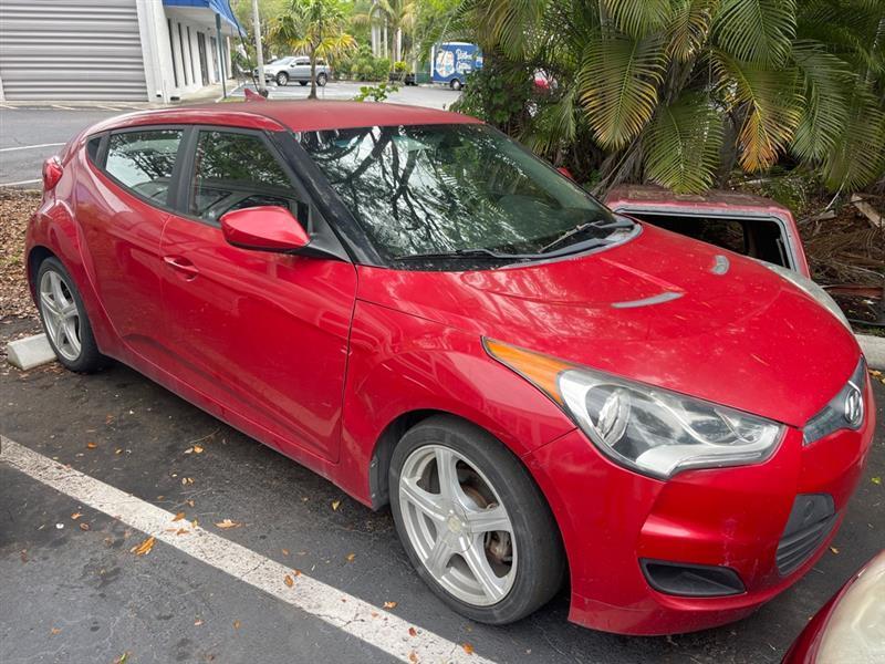 Hyundai Veloster Base 6MT 2015