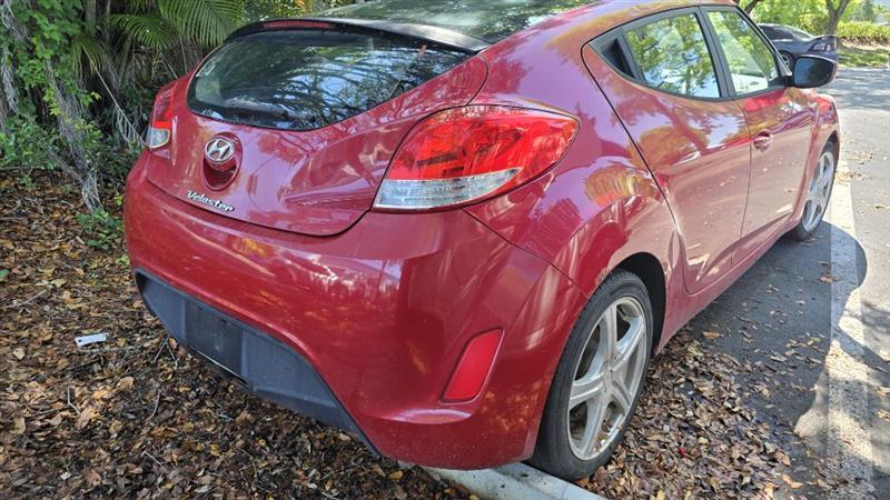 Hyundai Veloster Base 6MT 2015