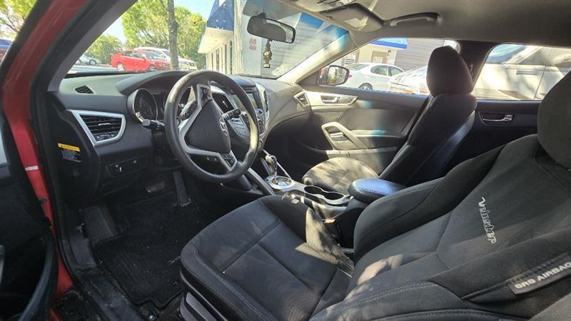 Hyundai Veloster Base 6MT 2015