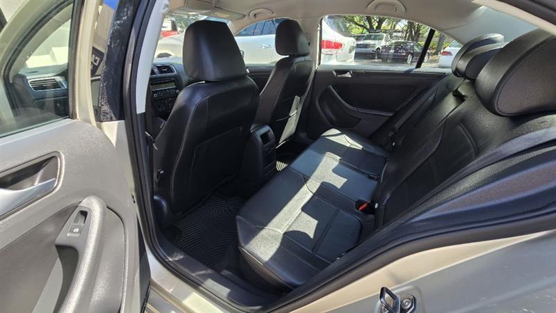 Volkswagen Jetta SE 2014