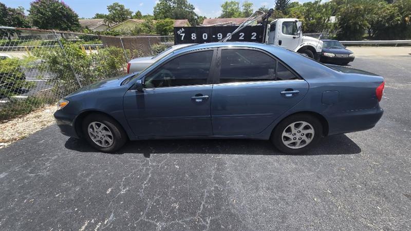 Toyota Camry LE 2003