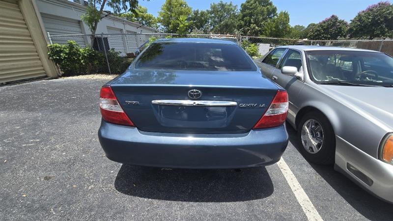 Toyota Camry LE 2003