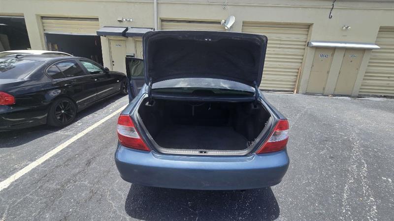 Toyota Camry LE 2003
