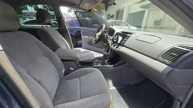 Toyota Camry LE 2003