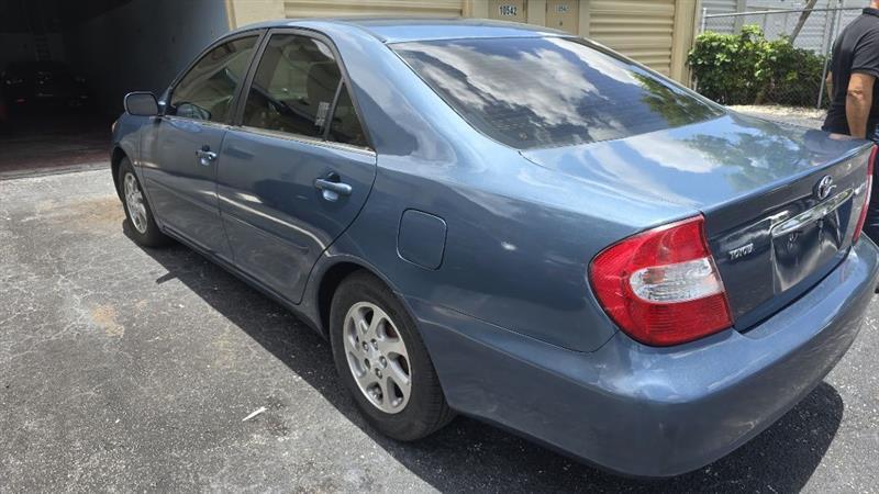 Toyota Camry LE 2003