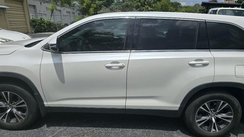 Toyota Highlander LE FWD I4 2019
