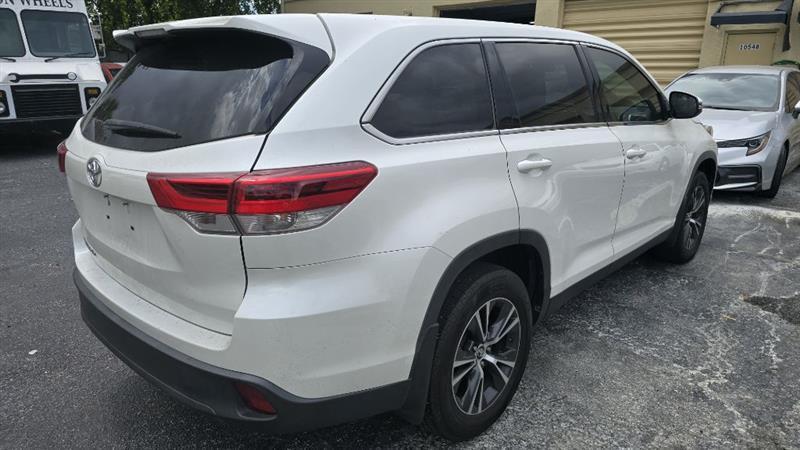 Toyota Highlander LE FWD I4 2019