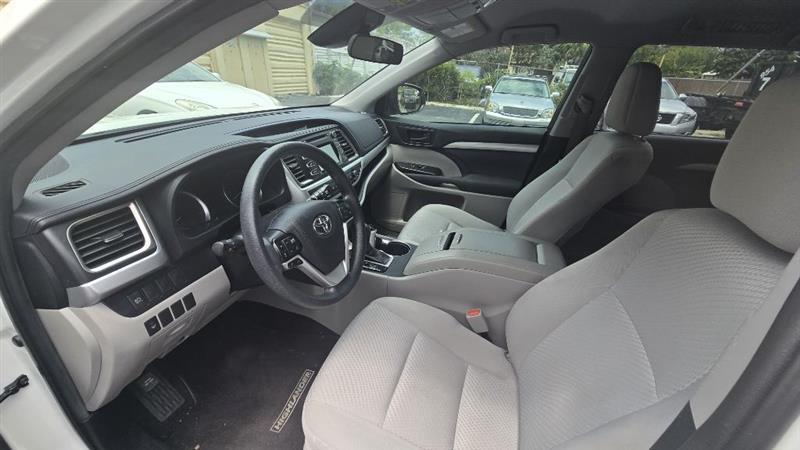 Toyota Highlander LE FWD I4 2019