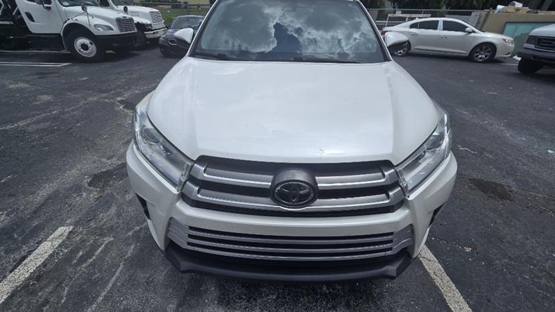 Toyota Highlander LE FWD I4 2019