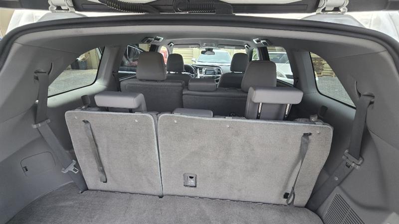 Toyota Highlander LE FWD I4 2019