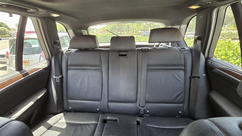 BMW X5 xDrive50i 2011
