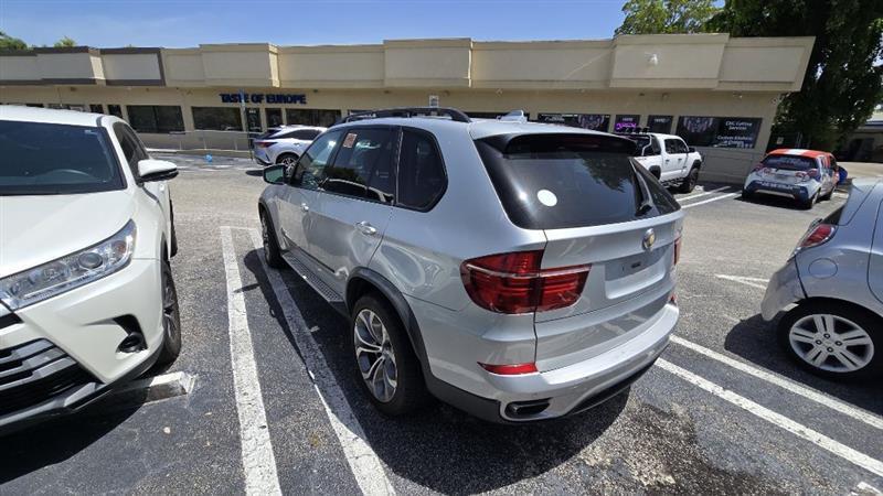 BMW X5 xDrive50i 2011