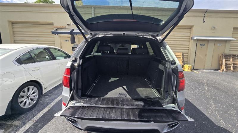 BMW X5 xDrive50i 2011