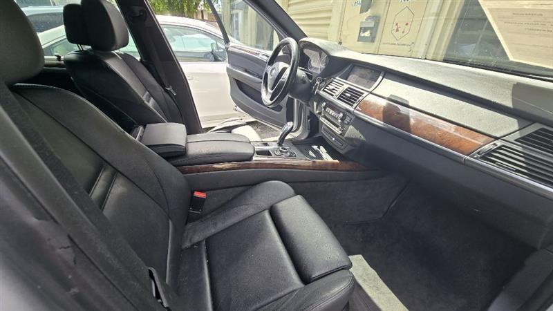 BMW X5 xDrive50i 2011