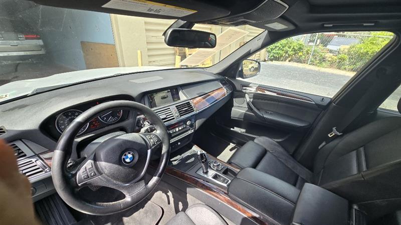 BMW X5 xDrive50i 2011