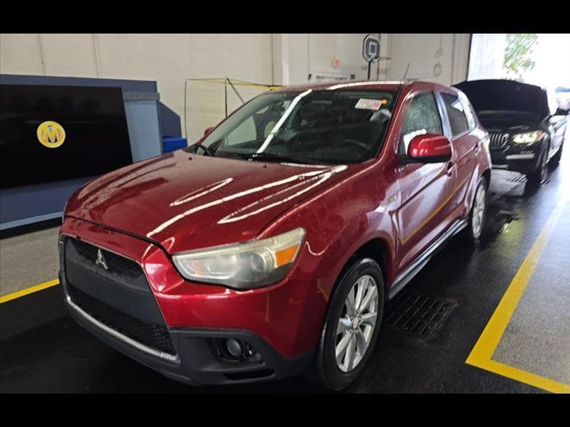 Mitsubishi Outlander Sport ES 2WD 2014