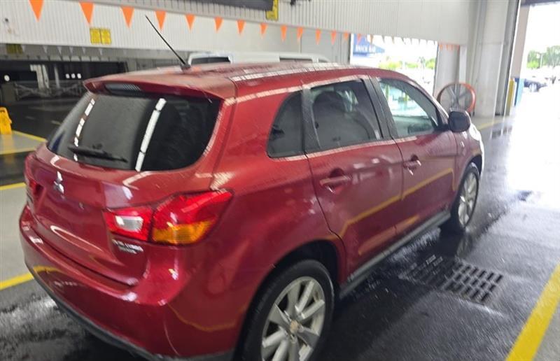 Mitsubishi Outlander Sport ES 2WD 2014
