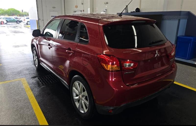 Mitsubishi Outlander Sport ES 2WD 2014