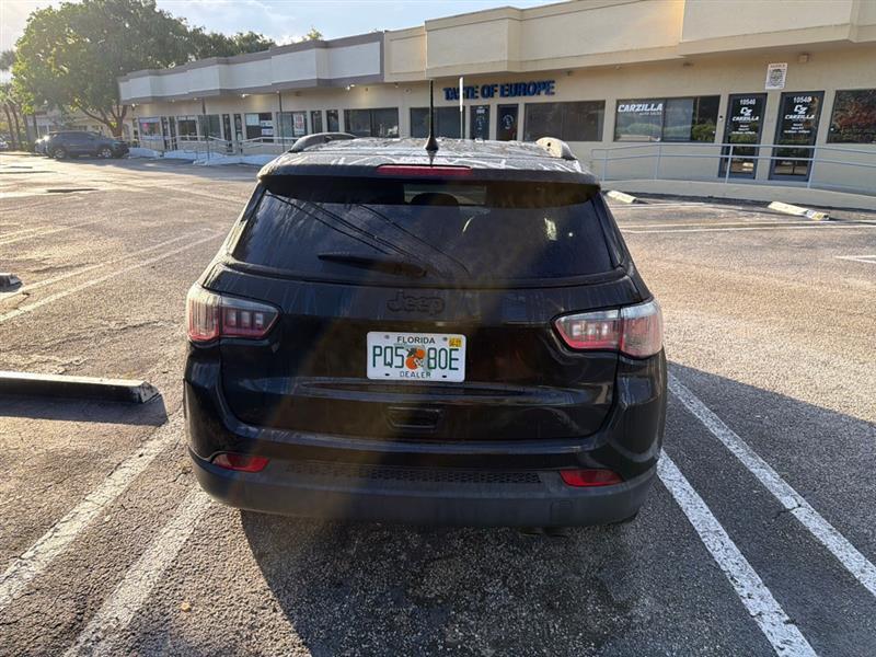 Jeep Compass Latitude FWD 2019