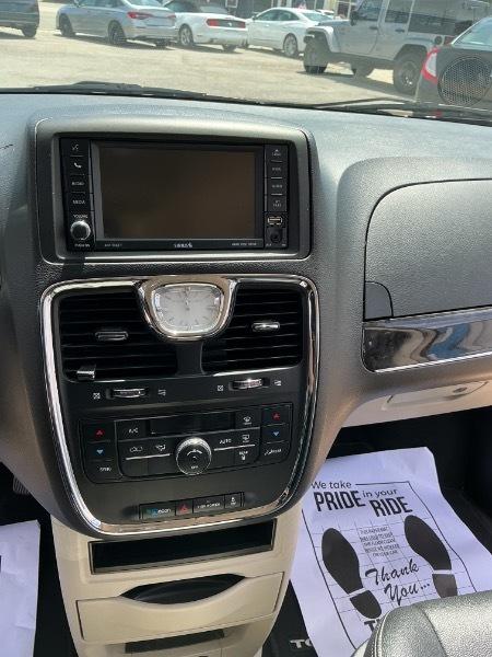 Chrysler Town & Country Touring 2016