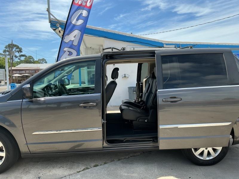 Chrysler Town & Country Touring 2016