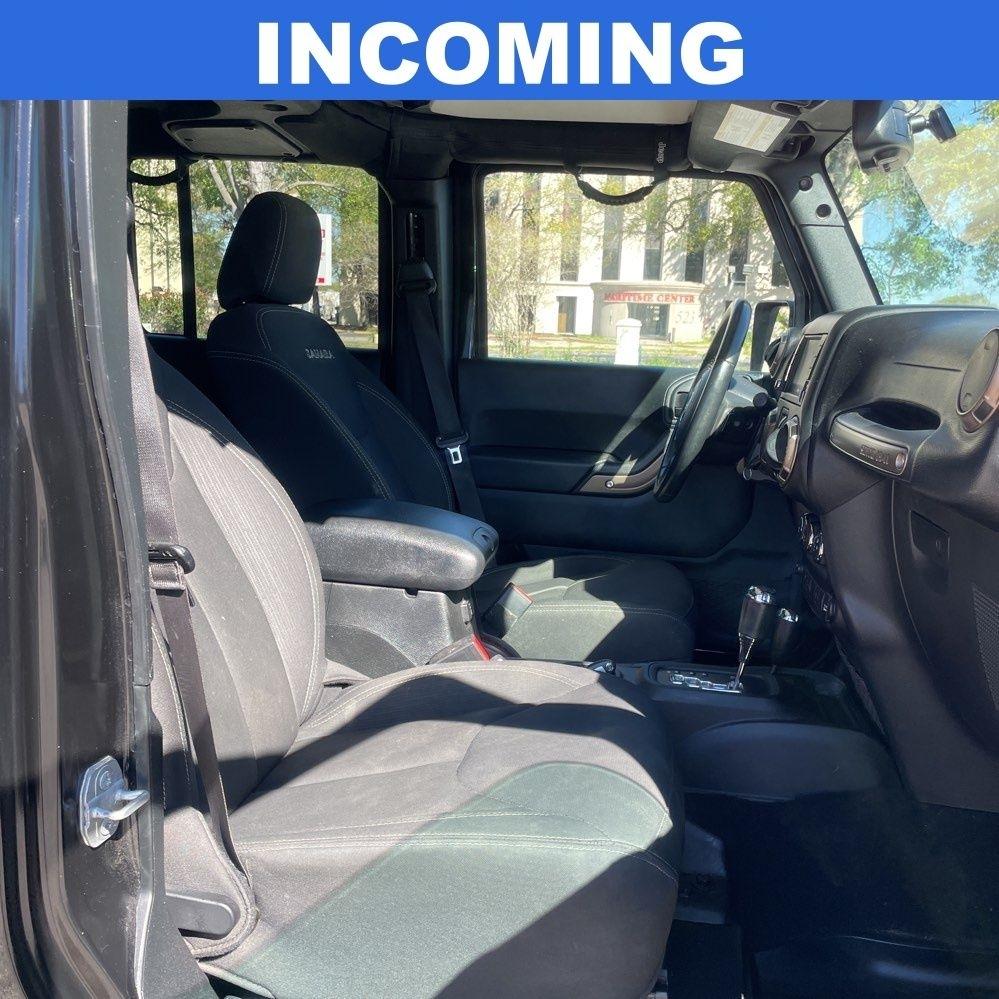 Jeep Wrangler Unlimited Sahara 4WD 2017