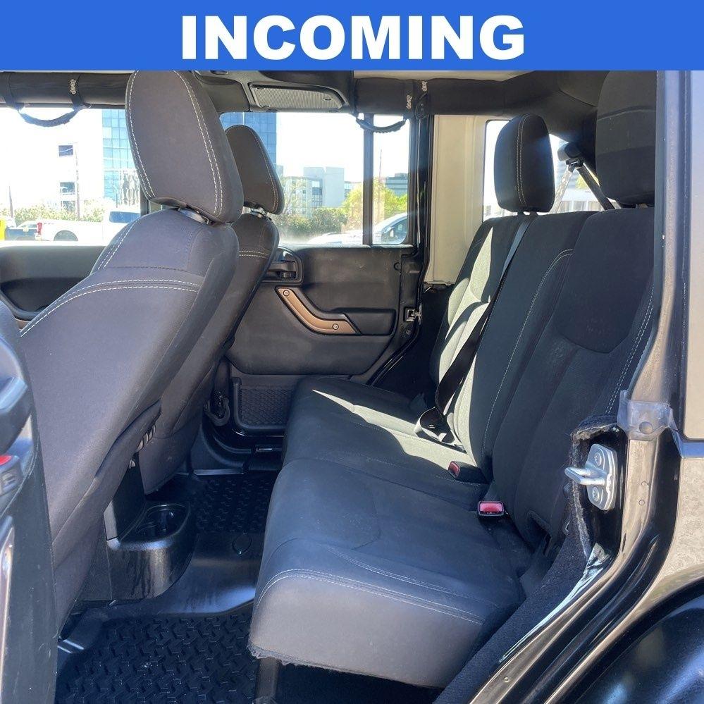 Jeep Wrangler Unlimited Sahara 4WD 2017