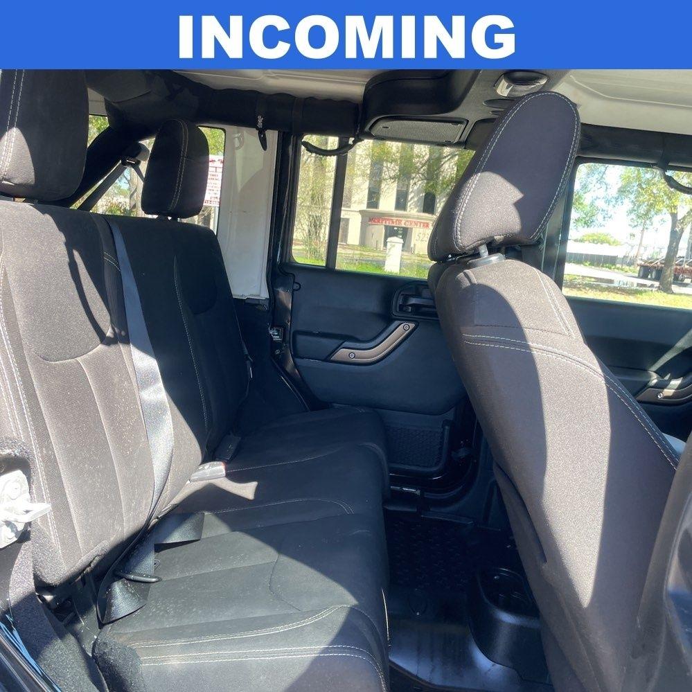 Jeep Wrangler Unlimited Sahara 4WD 2017