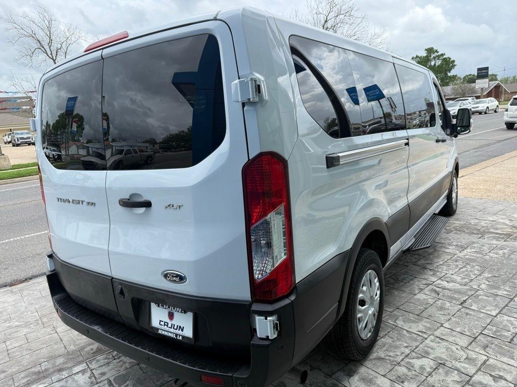 Ford Transit 350 Wagon Low Roof XLT w/Sliding Pass. 148-in. WB 2022