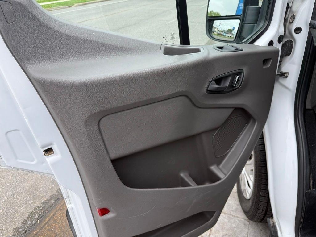 Ford Transit 350 Wagon Low Roof XLT w/Sliding Pass. 148-in. WB 2022