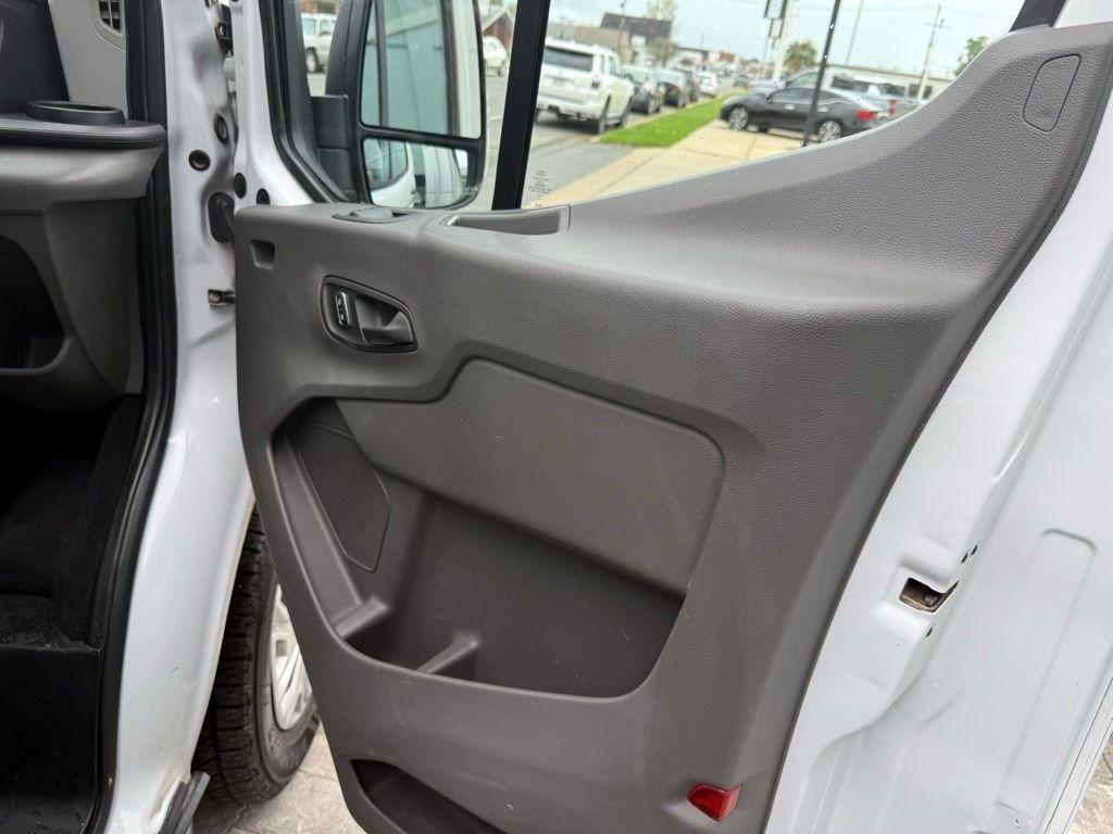 Ford Transit 350 Wagon Low Roof XLT w/Sliding Pass. 148-in. WB 2022