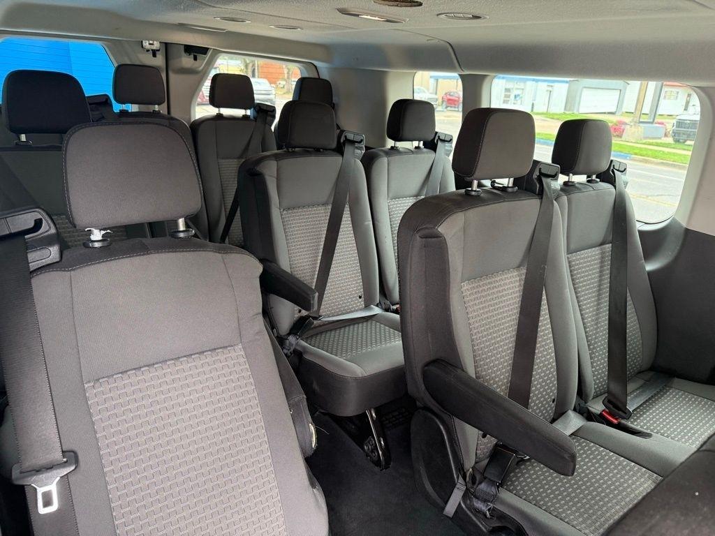 Ford Transit 350 Wagon Low Roof XLT w/Sliding Pass. 148-in. WB 2022