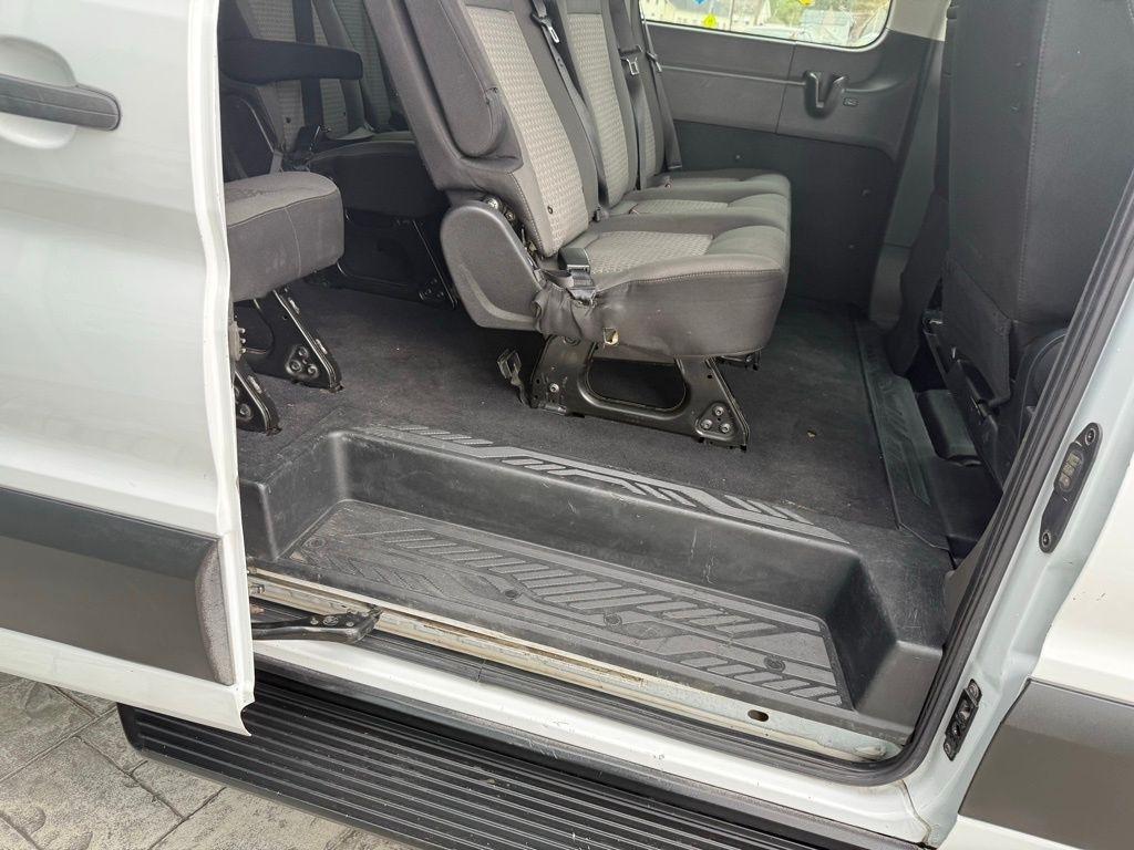 Ford Transit 350 Wagon Low Roof XLT w/Sliding Pass. 148-in. WB 2022